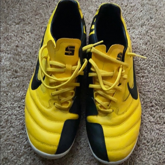 Sneakers - Picture 2 of 2